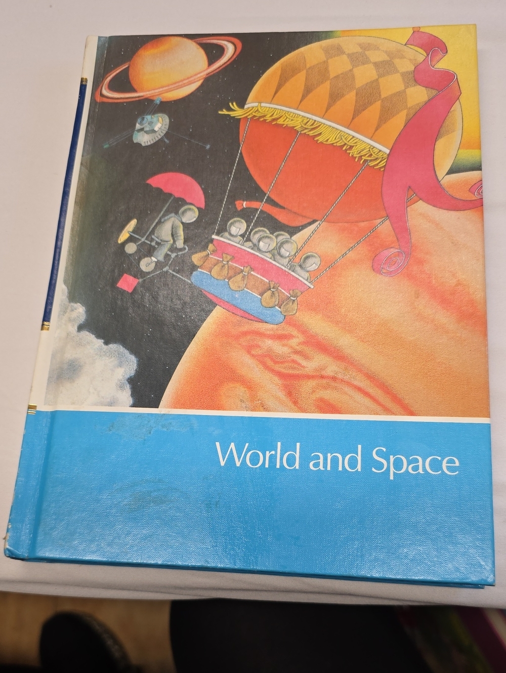 Childcraft: The How and Why Library – Volume 4: World and Space Book